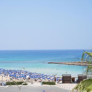 One-Bedroom Apartment Sea View 3 guests
