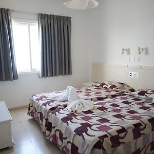 One-Bedroom Apartment Side Sea View 4 guests